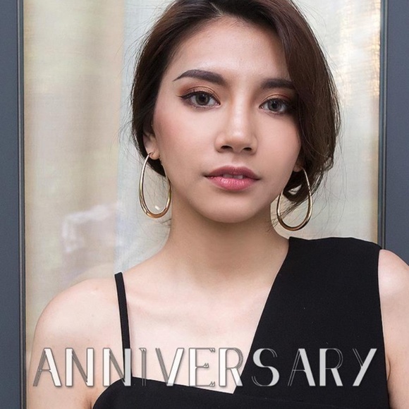 New Gold Tone Geometric Oval Hoop Earrings, NICE EARRINGS, CUTE EARRINGS - Picture 4 of 4